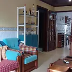Ti Laura شقة *